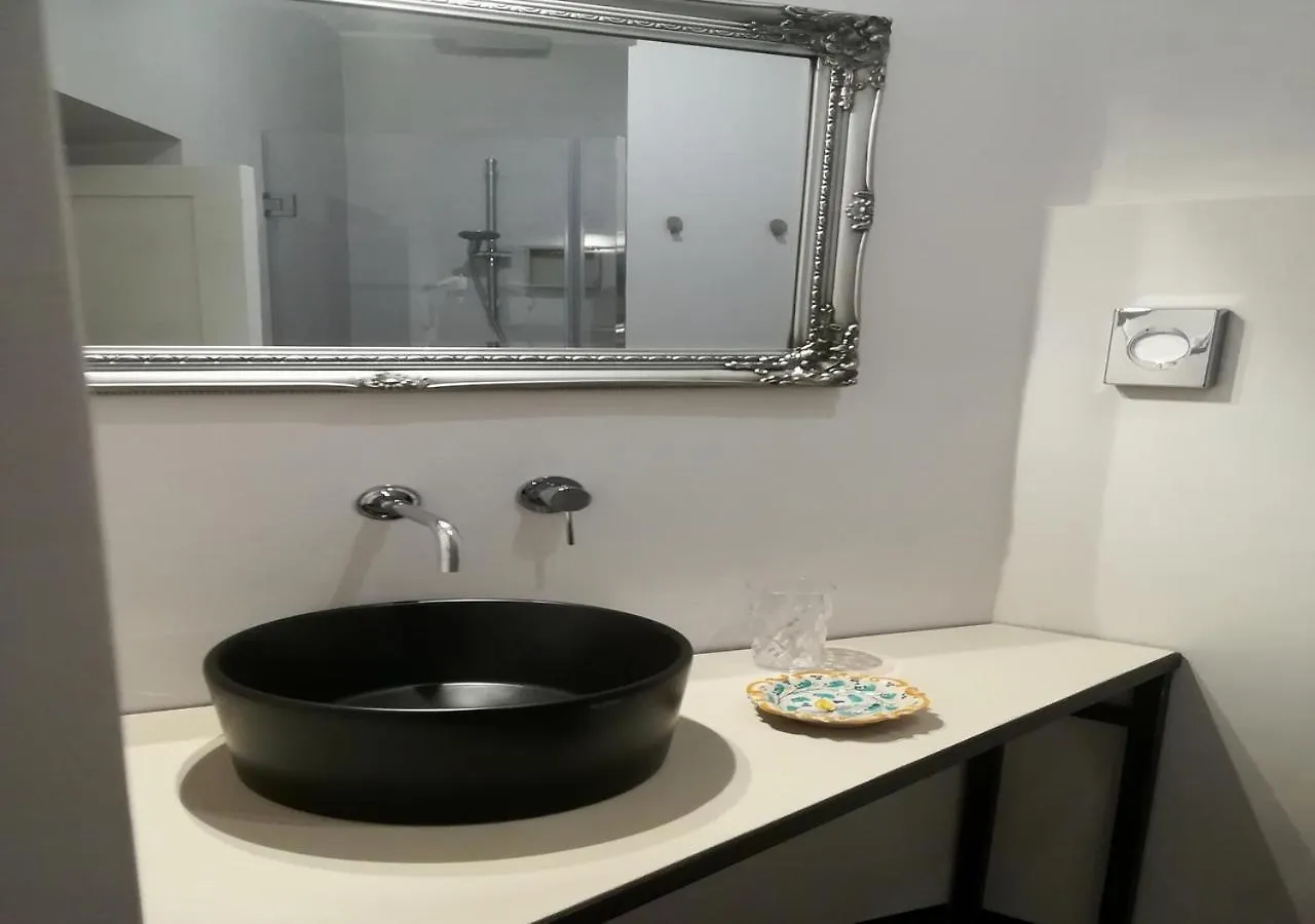 ***  Persiane Al Cassaro Bed & Breakfast Palermo Italy
